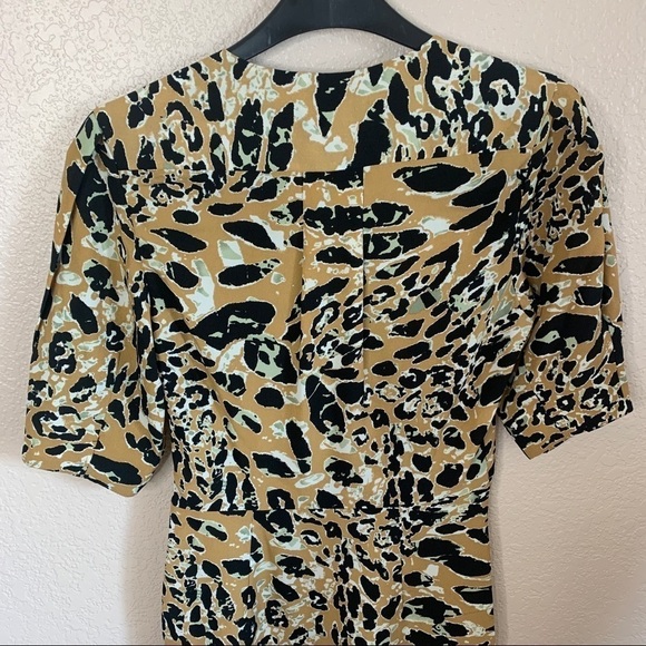 Topshop Leopard Animal Print Short Sleeve Dress With Slit & Pleats US Size 2 - Picture 7 of 14